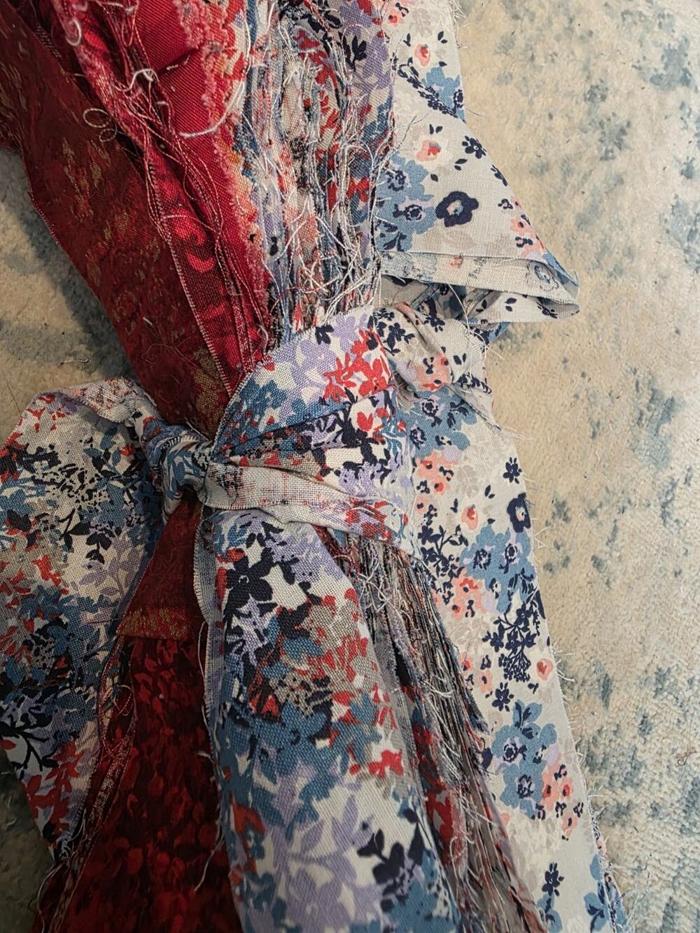 Unbranded Quilting Fabric Strip‎ Bundle Floral Red Blue Cotton Scrap Pack 40+...